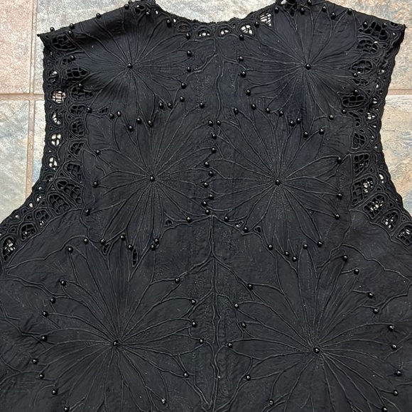 Silky Line Vest - Picture 8 of 8